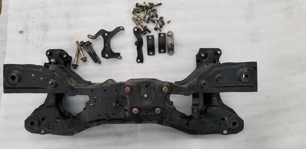 1998-2002 Honda Accord 2.3L SubFrame K Miembro del bastidor Cuna del motor Dirección trasera con pernos